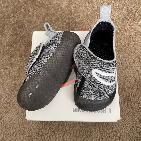 SOLD.Nike Swoosh 1 TD - Picture 2 of 7